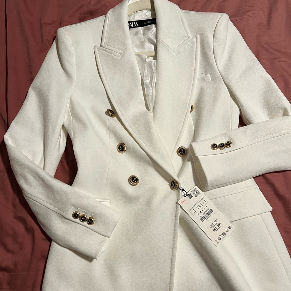 Elegant White Double-Breasted Women's Coat